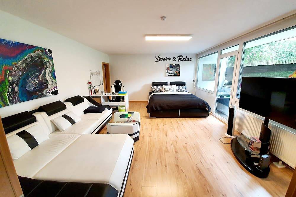 Ganze Wohnung, Feel at home in my modern art studio apartment! in Landstuhl, Saar-Nahe-Bergland