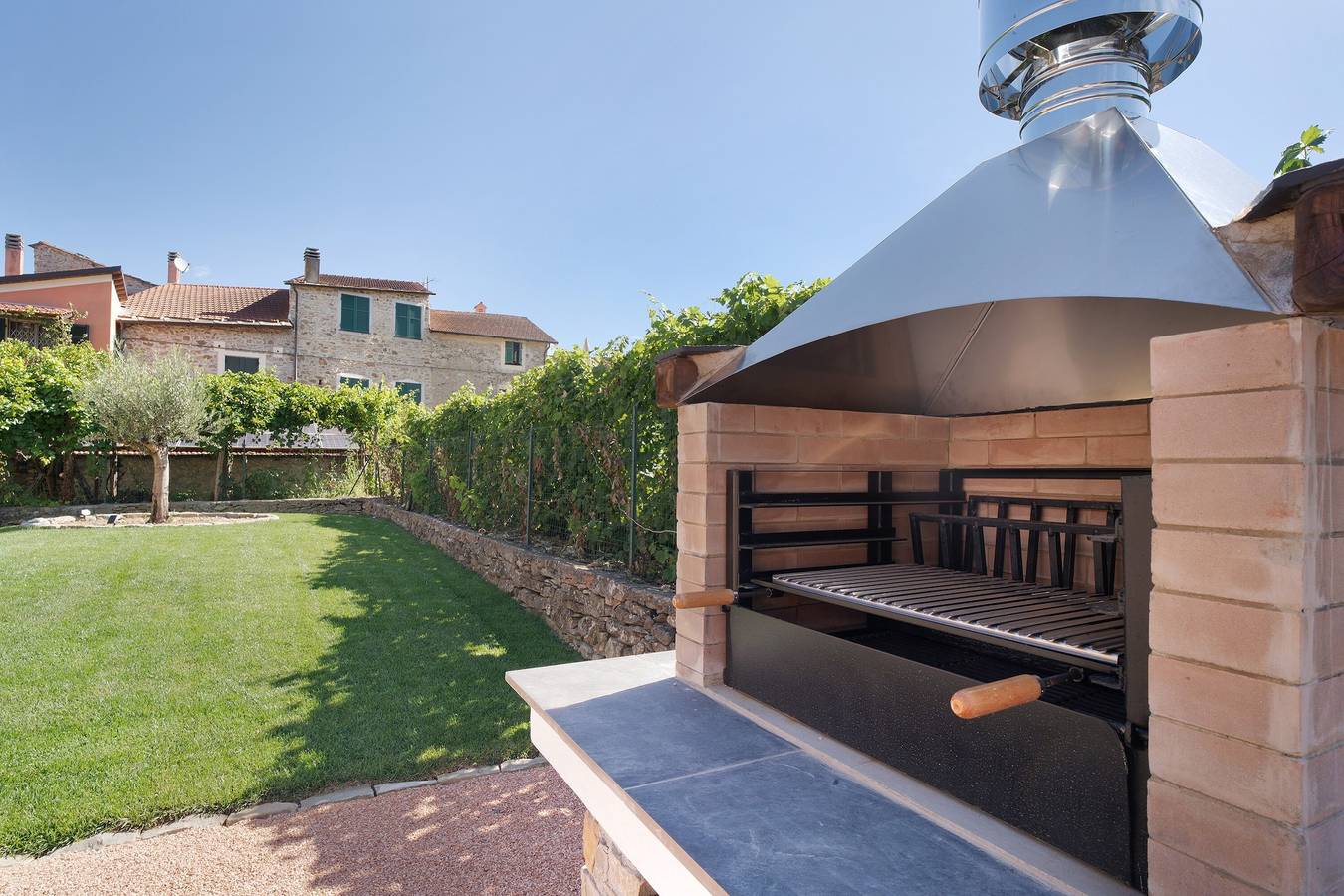 Geheel appartement, Appartement "Agriturismo Il Borgo - Ulivo" met privéterras en Wi-Fi in Villanova d'Albenga, Riviera di Ponente