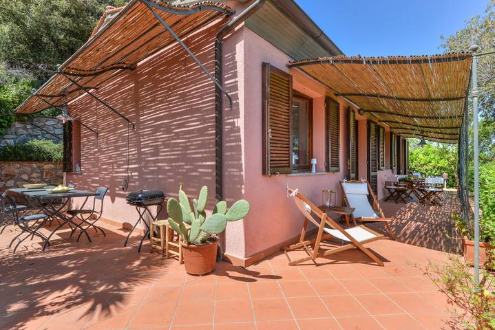 Villa for 7 people, with Garden