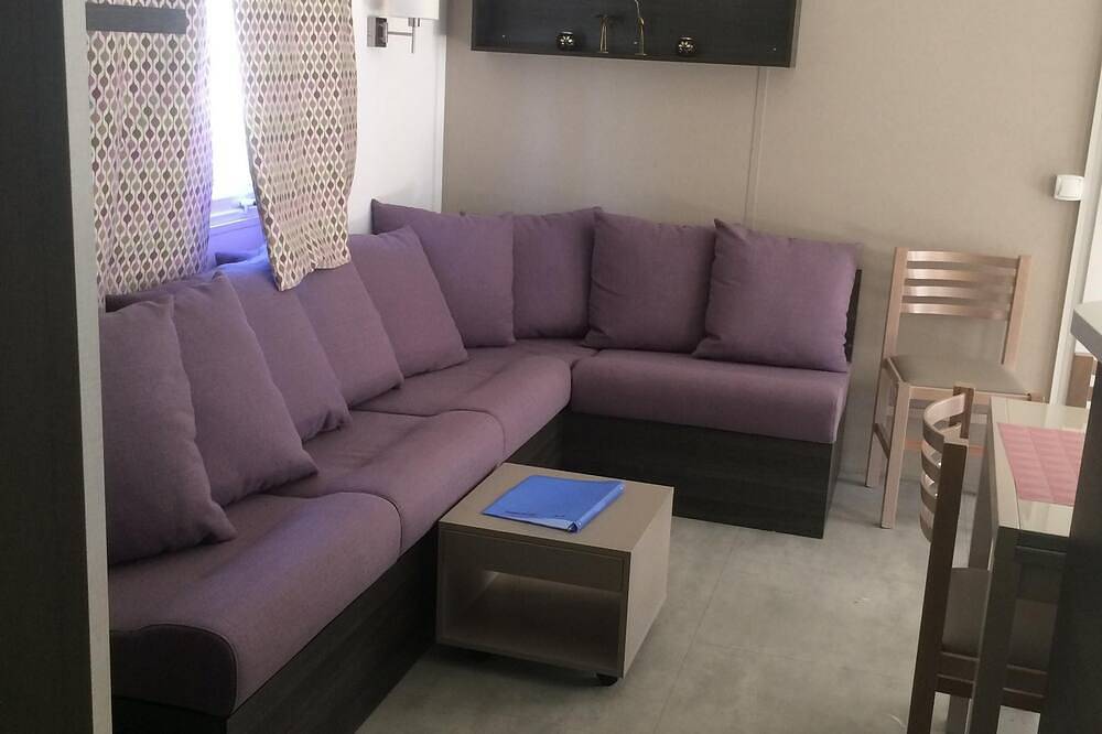 Mobilhome 40 m2  6 Places Climatise Terrasse Couverte à 3 km de l'océan in Saint-Julien-en-Born, Côte d’Argent