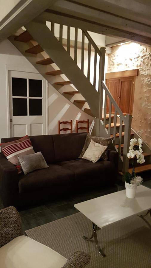 Location de vacances pour 9 personnes, avec vue et jardin, adapté aux familles à Le Pin-la-Garenne - 3