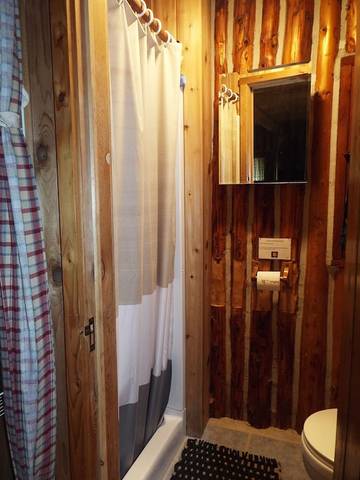 Vacation Rental for 2 Guests in Lake Leelanau, Leelanau County, Picture 4