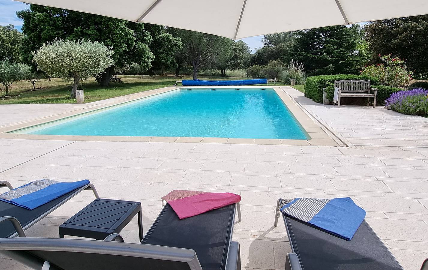 Mas Malbos in Laudun-l'Ardoise, Nimes region