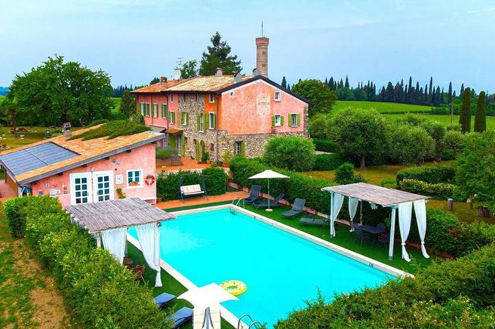 Villa mit pool für 12 Personen, mit Garten in Desenzano del Garda
