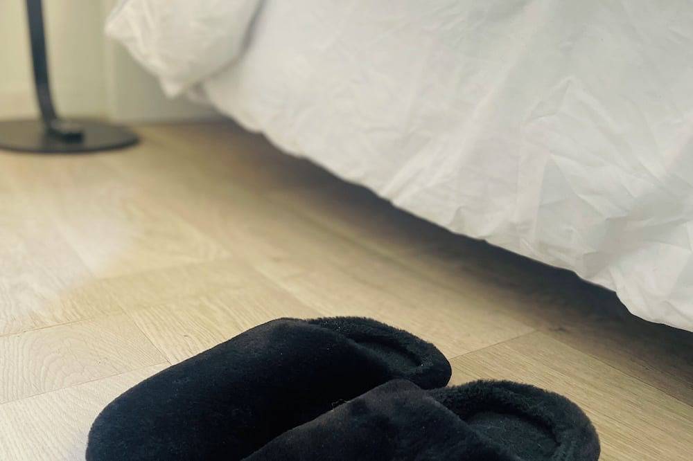 Entire apartment, Cosy, comfortable room close to Charles de Gaulle airport ✨ in Aulnay-sous-Bois, Seine-Saint-Denis