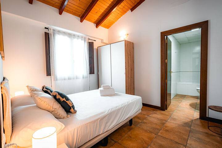 Entire apartment, Qh Mirador de San Cristobal_05 primero B in Granada, Granada Province