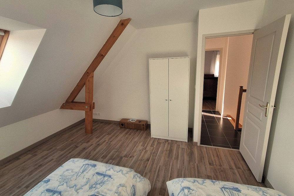 Le Vieux Chêne - Spacious, functional family home. in Bernières-sur-Mer, Caen region