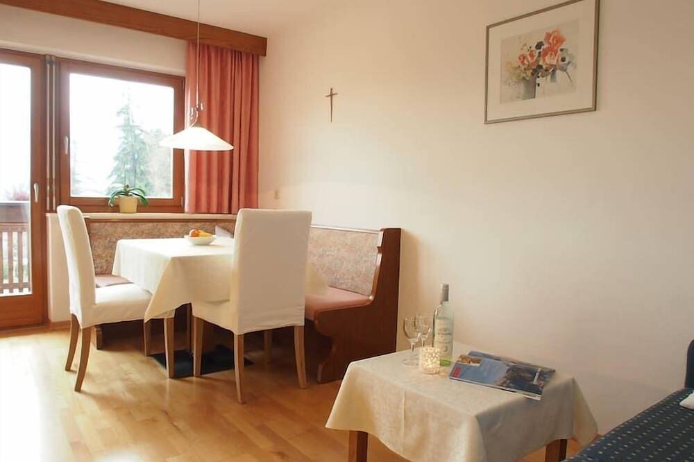 Entire apartment, Appartement with beautiful view and balcony by Tamanhof in St. Georgen, Bruneck