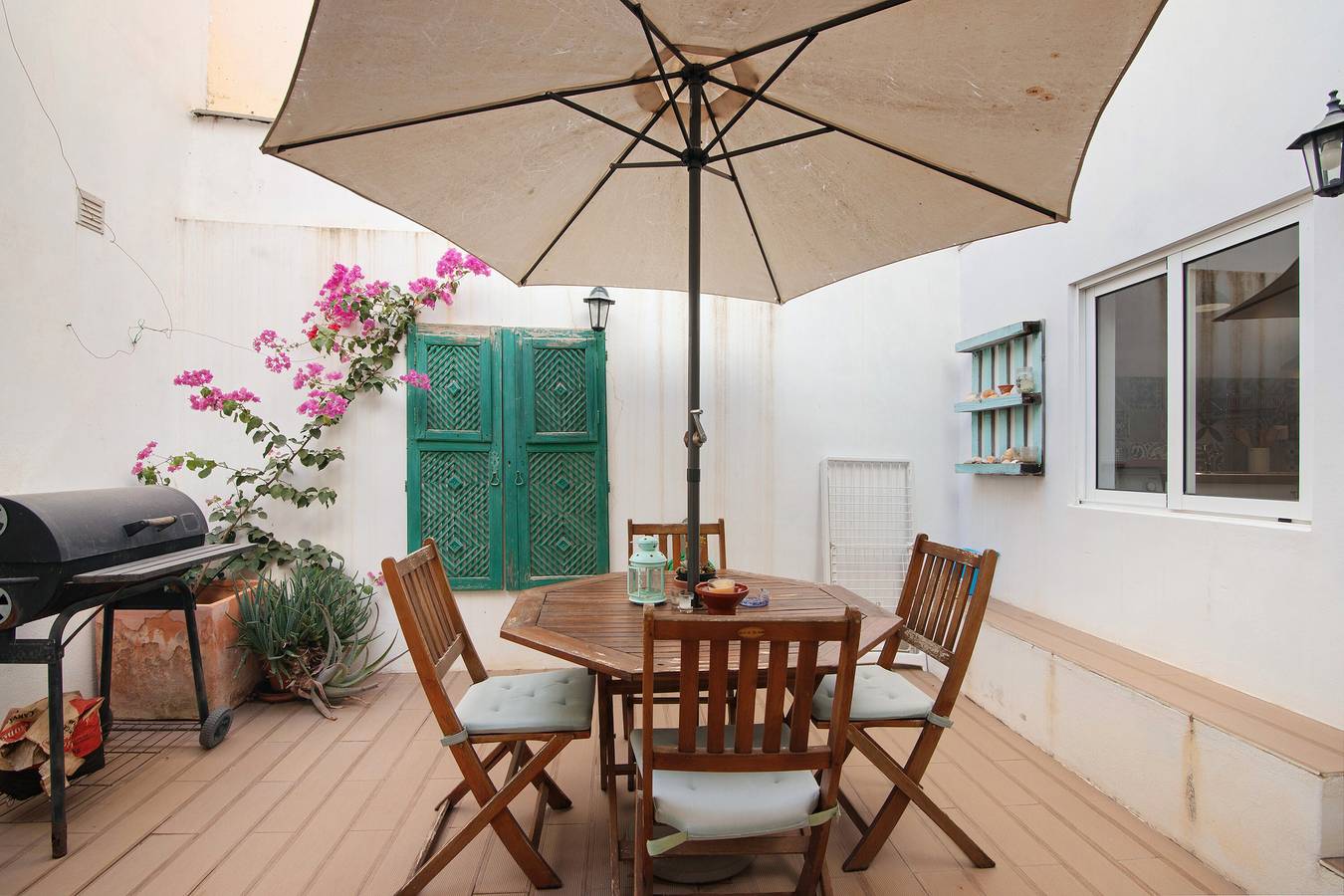 Apartamento entero, Apartamento 'Amarela' con Wi-Fi y aire acondicionado in Tavira, Ria Formosa