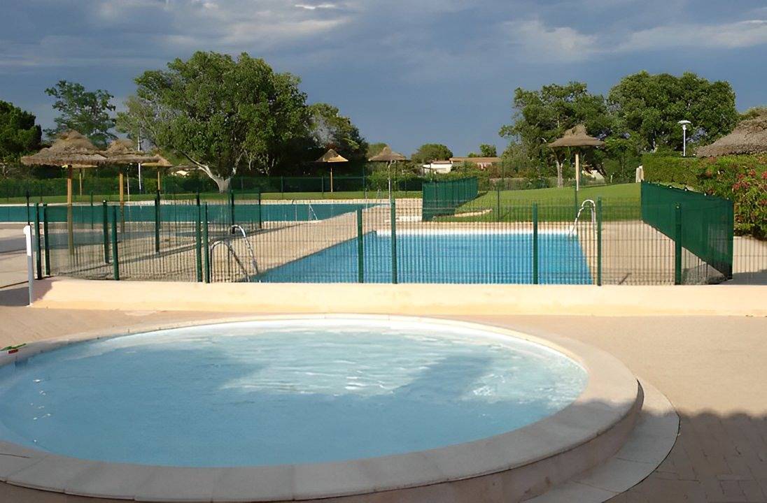 Chez Zabeth, maison climatisée, dans domaine privé avec piscines in Roquebrune-sur-Argens, Région de Draguignan