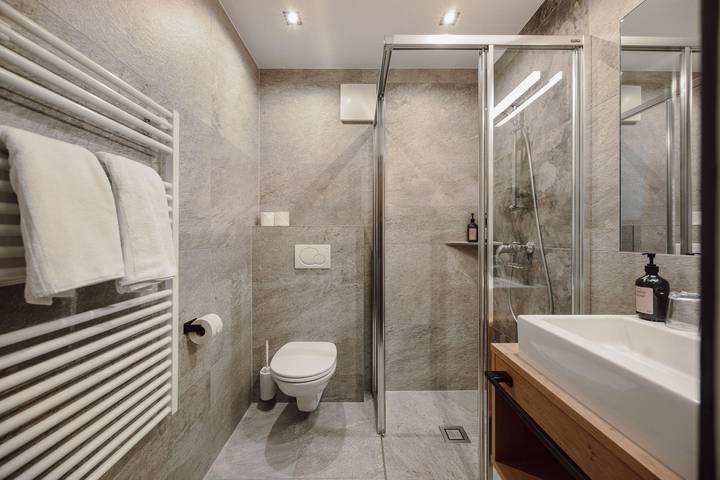 Double room, shower, toilet, balcony in Flachau, Ski Amadé