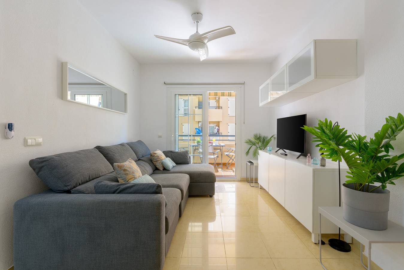 Ganze Wohnung, Ferienwohnung für 4 Personen mit Terrasse in Playa de Benajarafe, Vélez-Málaga
