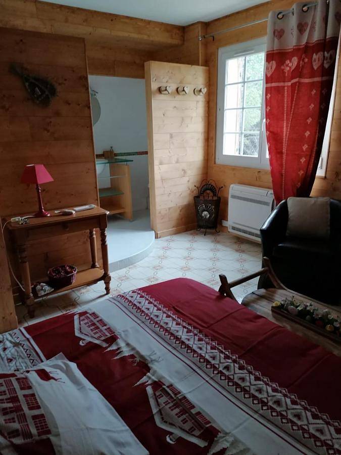 Gîte pour 2 personnes, avec piscine et jardin ainsi que vue et terrasse à Aramon - 3
