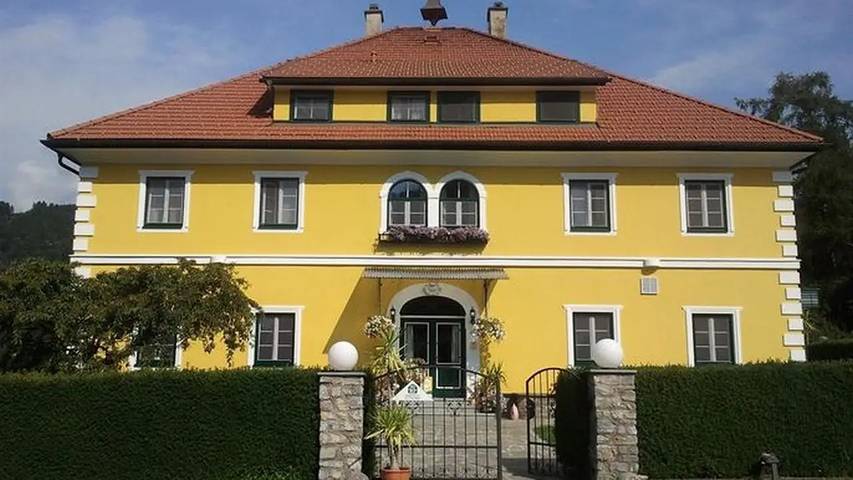 Ferienwohnung für 4 Personen, mit Terrasse und Sauna sowie Garten