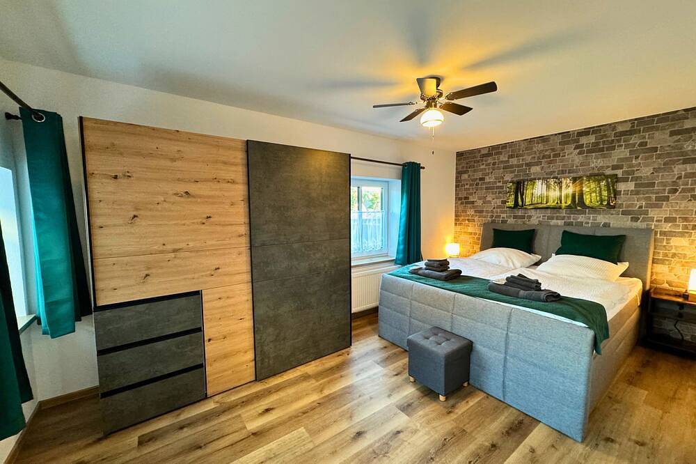 Ganzes Haus - Terrasse - Grill - Spielplatz - Spielzimmer Ferienhaus Taufstein 2 in Herbstein, Vogelsberg Region