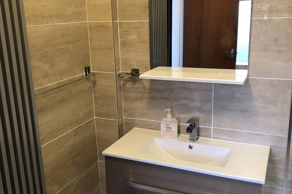 See Lough Mask Ufer in Castlebar, Lough Mask