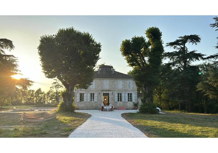 Cottage pour 14 personnes, avec jardin ainsi que vue et piscine, animaux acceptés à Lamontjoie