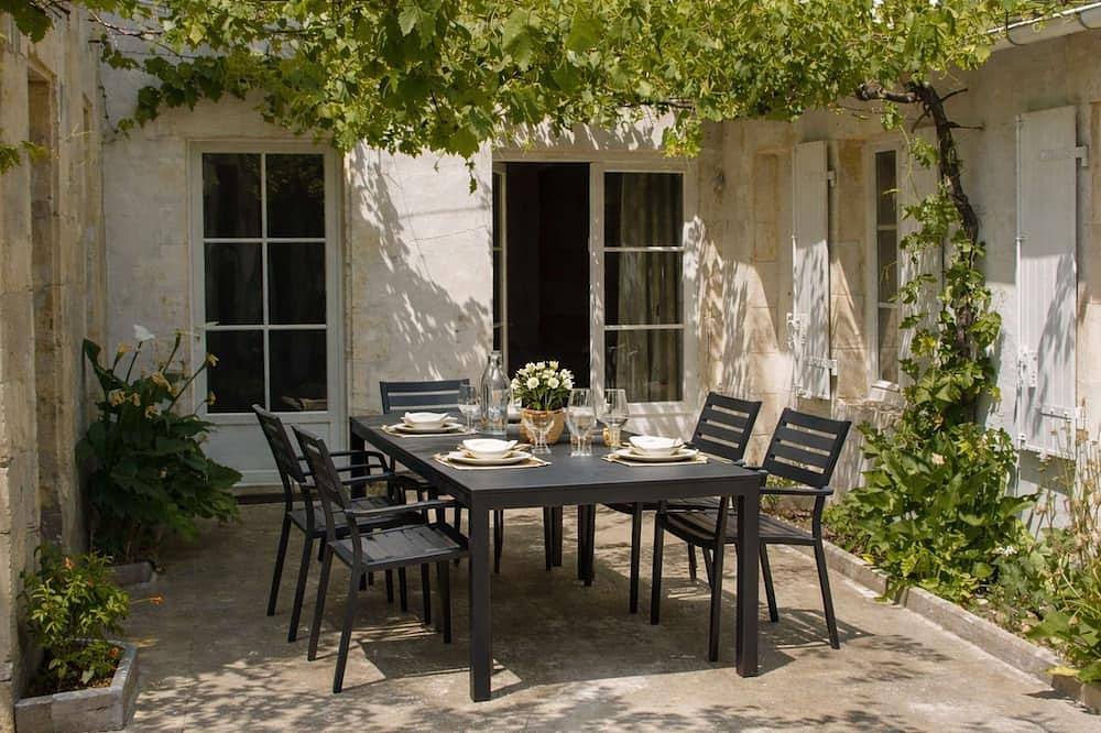 House in the heart of Saint Martin in Saint-Martin-de-Ré, Ile de Re
