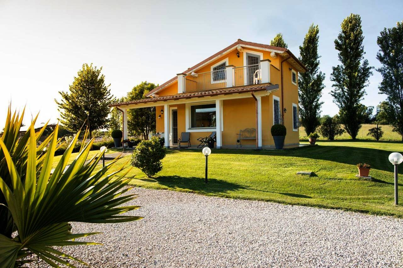 Villa with Garden View in Bracciano, Lago di Bracciano