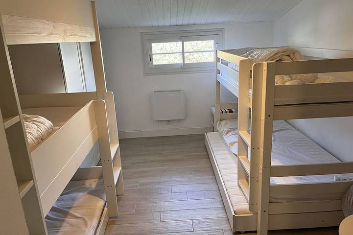 Charming Oléronaise house 5 minutes from the beach and 2 minutes from the market in La Brée-les-Bains, Côte de Beauté