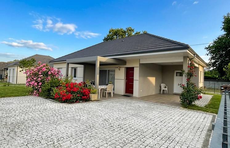 Gîte pour 4 personnes, avec jardin dans Sendets