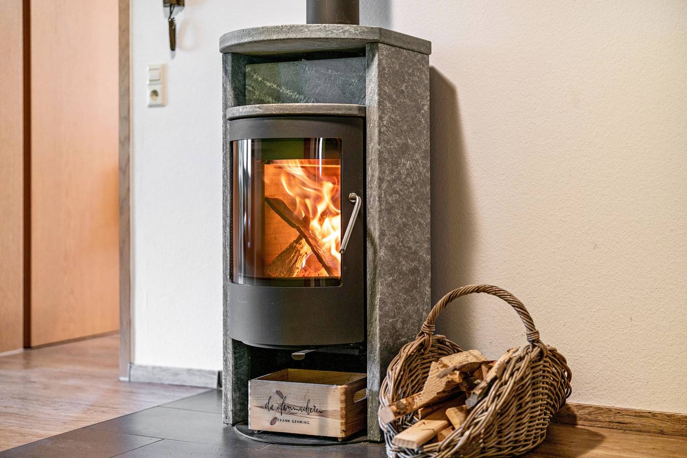 Ganze Wohnung, Ferienwohnung Frühlingsduft" mit privater Terrasse, Gemeinschaftsgarten und Wi-Fi in Winden im Elztal, Südschwarzwald