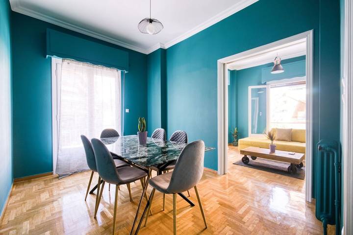 Ganze Wohnung, Ferienwohnung für 7 Personen mit Terrasse in Zentral-Athen, Athen