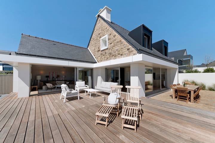 Ferienhaus „Kerou Plage“: Meerblick, 50 m zum Strand, privater Pool in Clohars-Carnoët, Quimper und Umgebung