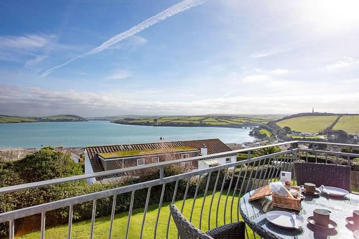 Log cabin for 8 people, with balcony and garden in Padstow