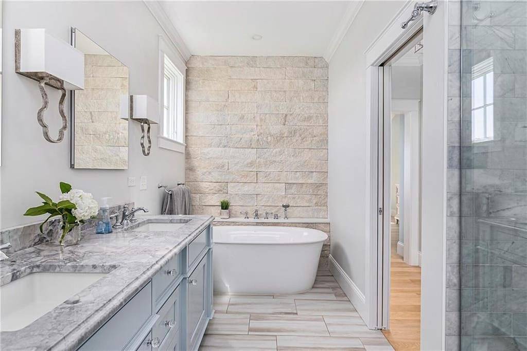 Live Your Dream! Custom Beach House With Ocean Front Views, Steps to the Beach! in Narragansett, Washington County (RI)