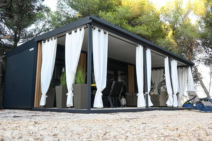 Camping für 5 Personen, mit Terrasse, mit Haustier in Pakostane