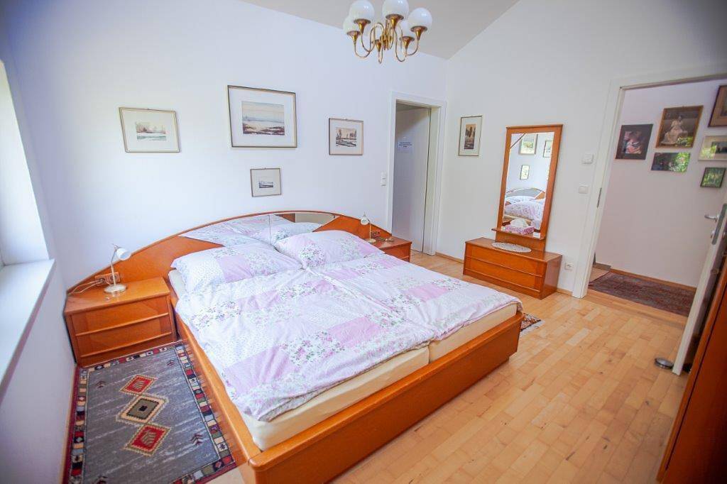 Privatzimmervermietung Margit - Zweibettzimmer mit kostenfreiem Wlan in Waidhofen an der Ybbs, Mostviertel Region
