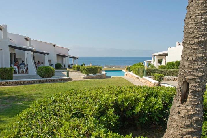 Location de vacances pour 8 personnes, avec jardin et vue ainsi que piscine et balcon à Binibeca - 4