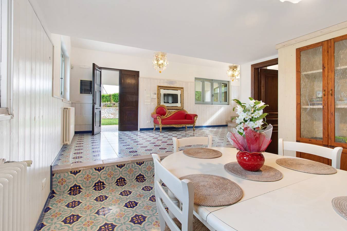 Villa 'La Mansarda di Cecè' con piscina condivisa, Wi-Fi e aria condizionata in Ostuni, Salento