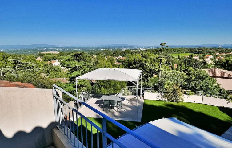 Location de vacances pour 10 personnes, avec piscine et terrasse à Villeneuve-lès-Avignon - 3
