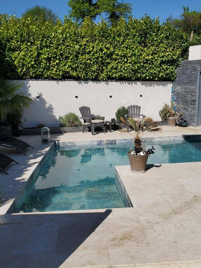 Villa pour 4 personnes, avec vue ainsi que jardin et piscine