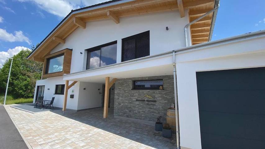 Ferienwohnung für 4 Personen, mit Terrasse und Sauna sowie Ausblick in Tannheim (Tirol)
