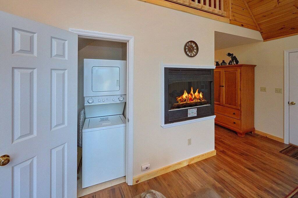 Genießen Sie die Aussicht auf die Berge von Ihrer romantischen Honemoon Cabin in Gatlinburg, Sevier County