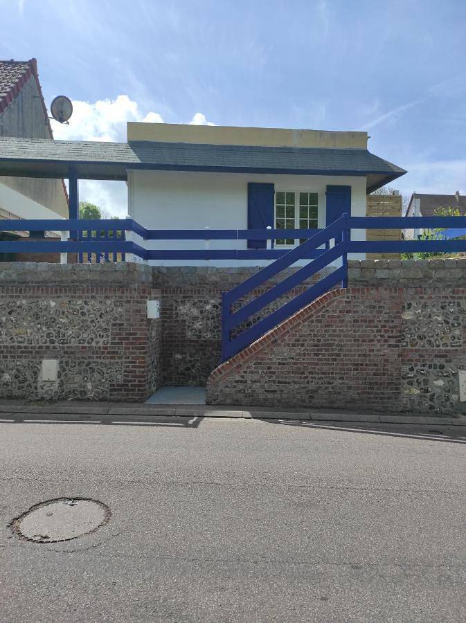 Two-Bedroom House in Bracquemont, Région de Dieppe
