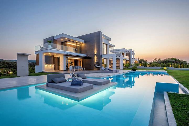 Ferienhaus für 10 Personen, mit Whirlpool und Balkon sowie Garten in Chalkidiki