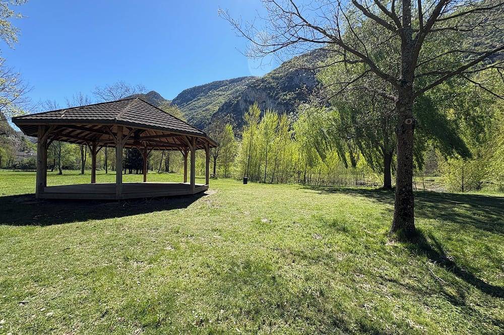 Appartement entier, Le balcon des vallées : Cure, Vue et Tranquillité in Ussat, Ariège