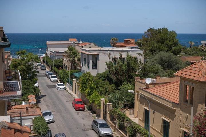 Gîte pour 6 personnes, avec terrasse à Sferracavallo - 2