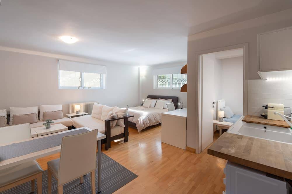 Ganze Wohnung, Studio für 2 bis 5 Personen zu Fuß vom Strand, Glyfada Zentrum, Geschäfte in Glifada, Süd-Athen