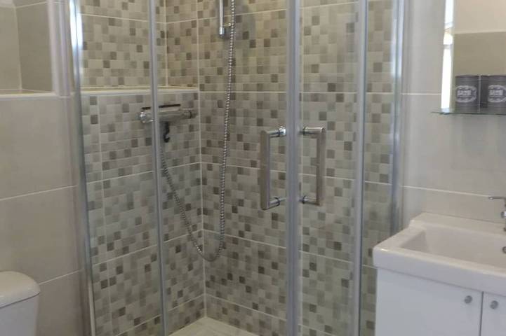 Gîte pour 2 personnes, avec terrasse ainsi que piscine et jardin à Oliva - 3