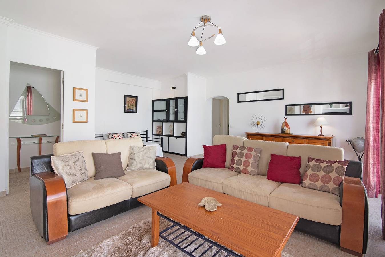 Entire apartment, Apartment 'Kaya' with Balcony, Wi-Fi and Air Conditioning in Praia da Falésia, Albufeira