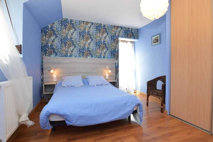 Location de vacances pour 10 personnes, avec Terrasse ainsi que Jardin et Piscine à Thédirac - 4
