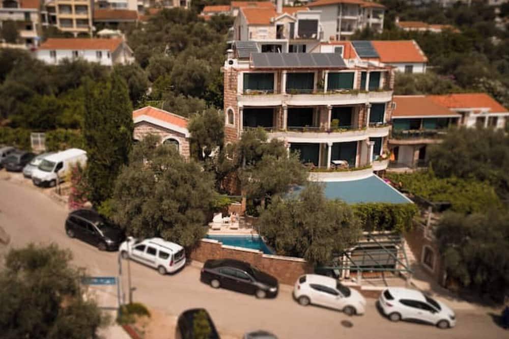 Appartamento intero, Levantin Inn 1/3 Room n.2 sea side with swimming pool in Sveti Stefan, Opština Budva