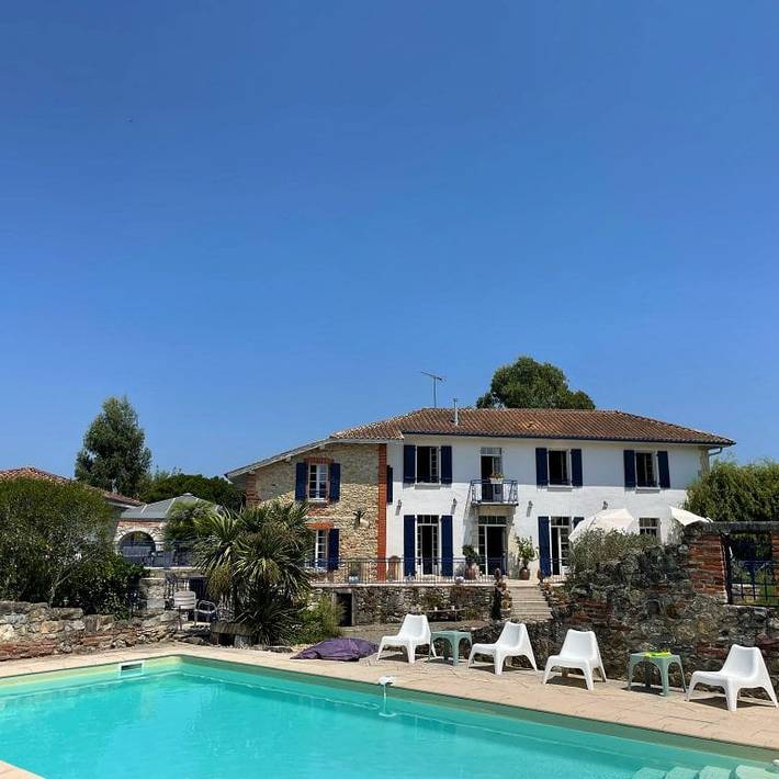 Gîte pour 3 personnes, avec Balcon ainsi que Jardin et Piscine dans les Landes