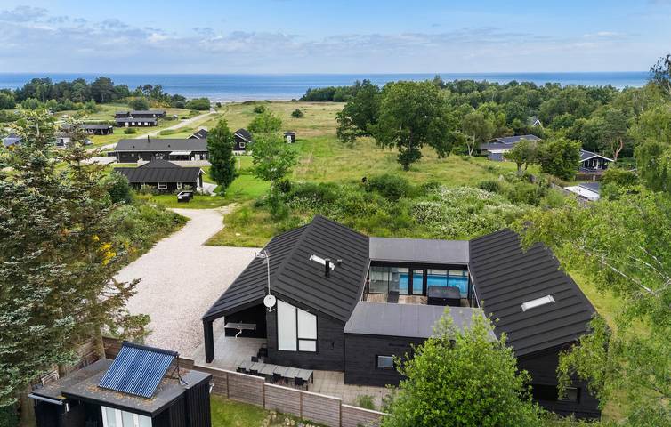 Ferienhaus für 20 Personen, mit Whirlpool und Garten sowie Terrasse in Bønnerup Strand