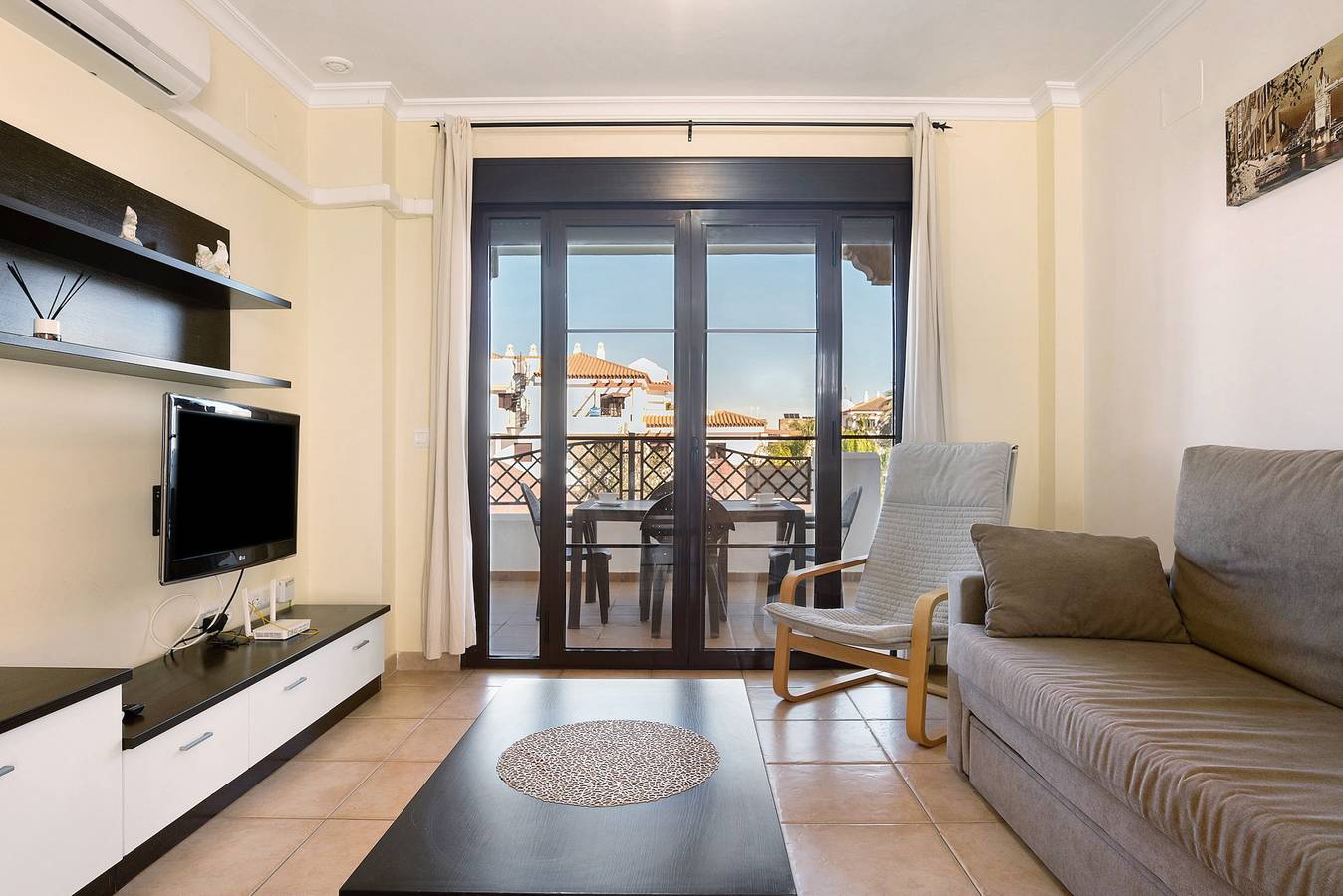 Ganze Wohnung, Ferienwohnung '1ª Pl Coto De Santi Petri 315' mit Gemeinschaftspool, Wlan und Klimaanlage in Playa La Barrosa, Chiclana de la Frontera